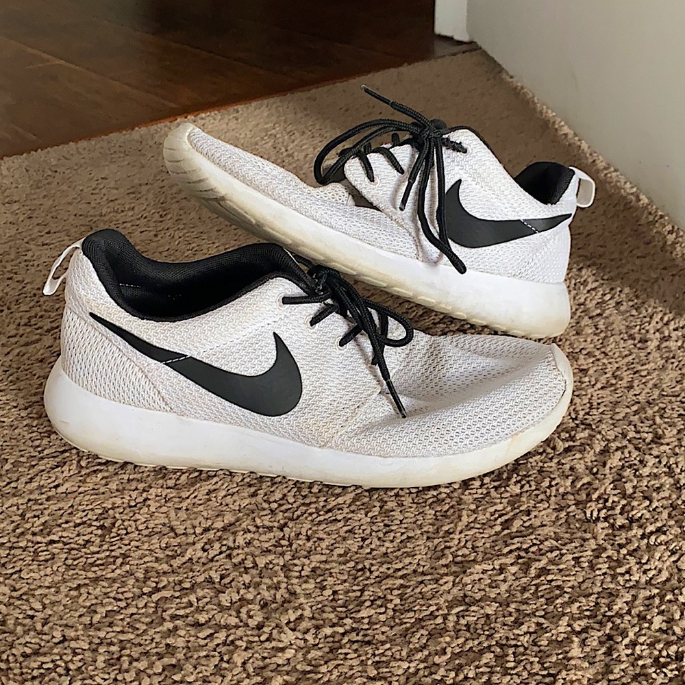 Nike Customized EiD Tennis Shoes